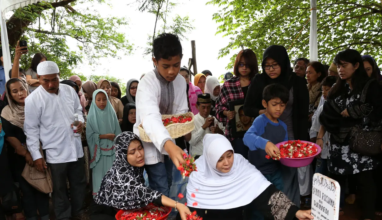 Yanni Libels dimakamkan di TPU Tanah Kusir