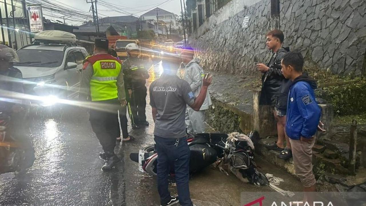 Petugas Gabungan Intensifkan Pencarian Pengendara Terbawa Arus di Sungai Cipendawa Cianjur