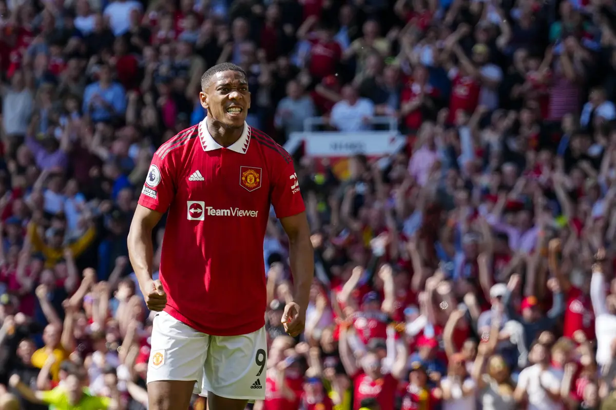 Gol Martial dan Garnacho Antar MU Kalahkan Wolverhampton di Liga Inggris