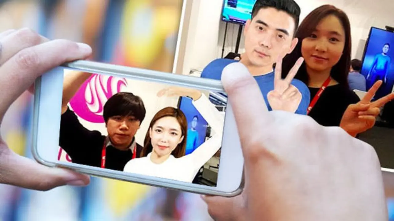 Aplikasi Canggih Buat Kamu Bisa Berfoto Narsis dengan Orang Mati