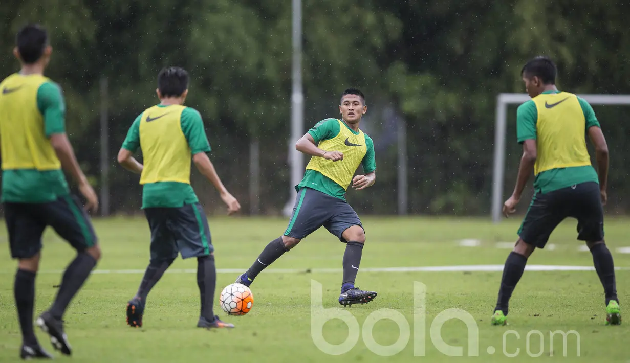 4. Putu Gede Juni Antara - Sama seperti yang lain, dirinya juga bersinar sejak Piala AFF U-19 tahun 2013. Bek sayap Bhayangkara FC ini juga sempat ikut seleksi Timnas senior namun sayang dirinya gagal bersaing. (Bola.com/Vitalis Yogi Trisna)