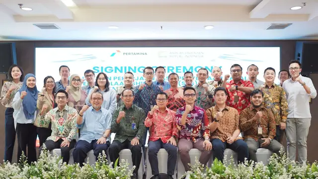 PT Pertamina Trans Kontinental (PTK) menandatangani pekerjaan jasa penyewaan kapal dan pengelolaan Ship to Ship (STS) dalam mendistribusikan penyaluran bahan bakar nabati (fatty acid methyl ester/FAME). (Foto: Pertamina)