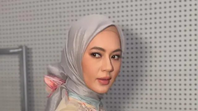 Potet Paula Verhoeven di Jakarta Fashion Week 2025 (credit: https://www.instagram.com/paula_verhoeven/)