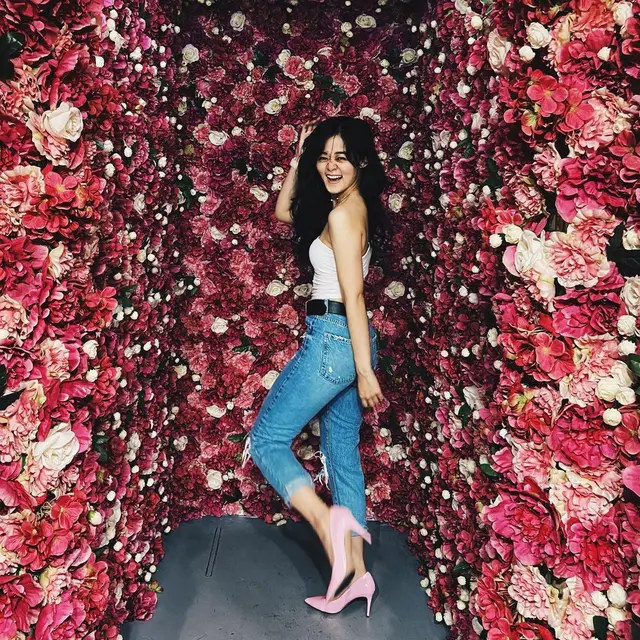 Gaya Kasual Gisela Cindy di Kanada, Tampil Stylish. (Sumber: Instagram/giselacindy12)