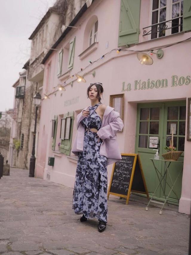 7 Potret Wendy Walters Istri Reza Arap Saat Berada di Paris, Tampil Kece dan Modis