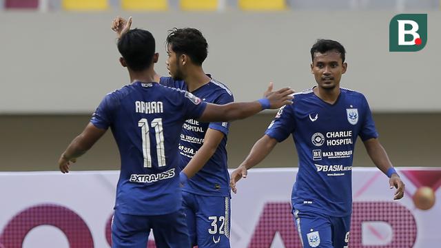 FOTO: PSIS Semarang Sementara Unggul 2-0 atas Persikabo 1973 di Babak Pertama - Tim PSIS Semarang; Farrel Arya