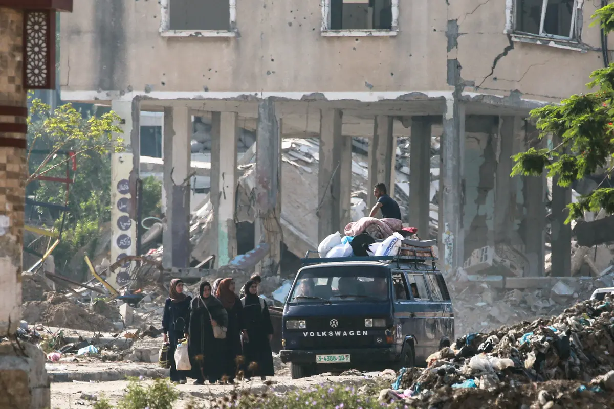 Warga Palestina Tinggalkan Lokasi Pengungsian di Gaza Tengah