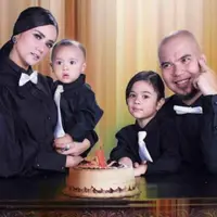 Ahmad Dhani dan Mulan Jameela (Instagram/@ahmaddhaniprast)