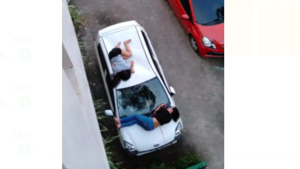 Dua gadis cantik mencoba bunuh diri dari lantai tiga kost mereka (Fauzan/Liputan6.com)