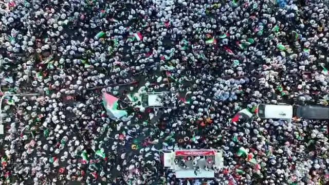 Lautan massa aksi bela Palestina di CFD Bekasi. (Foto: Liputan6.com/Bam Sinulingga)
