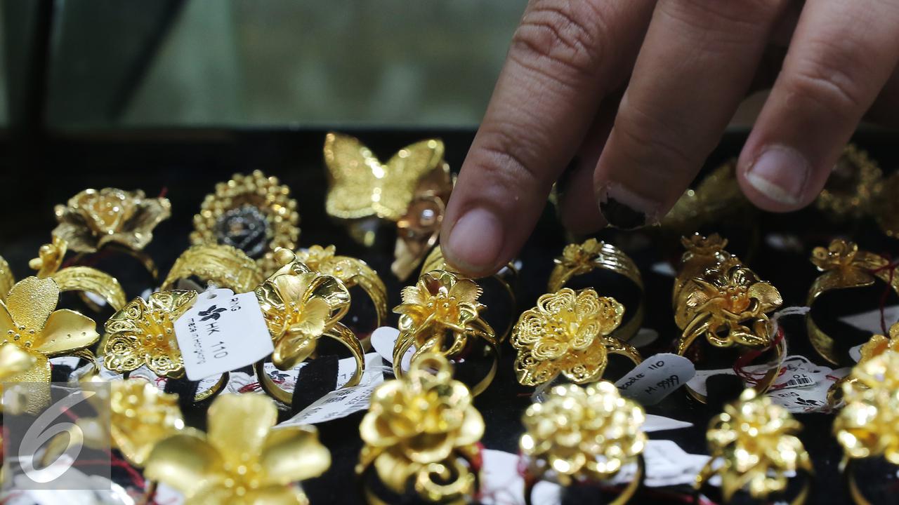 20151120-Harga-Emas-Naik-Jakarta-AY