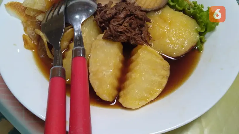 Selat Legendaris Mbak Lies Solo