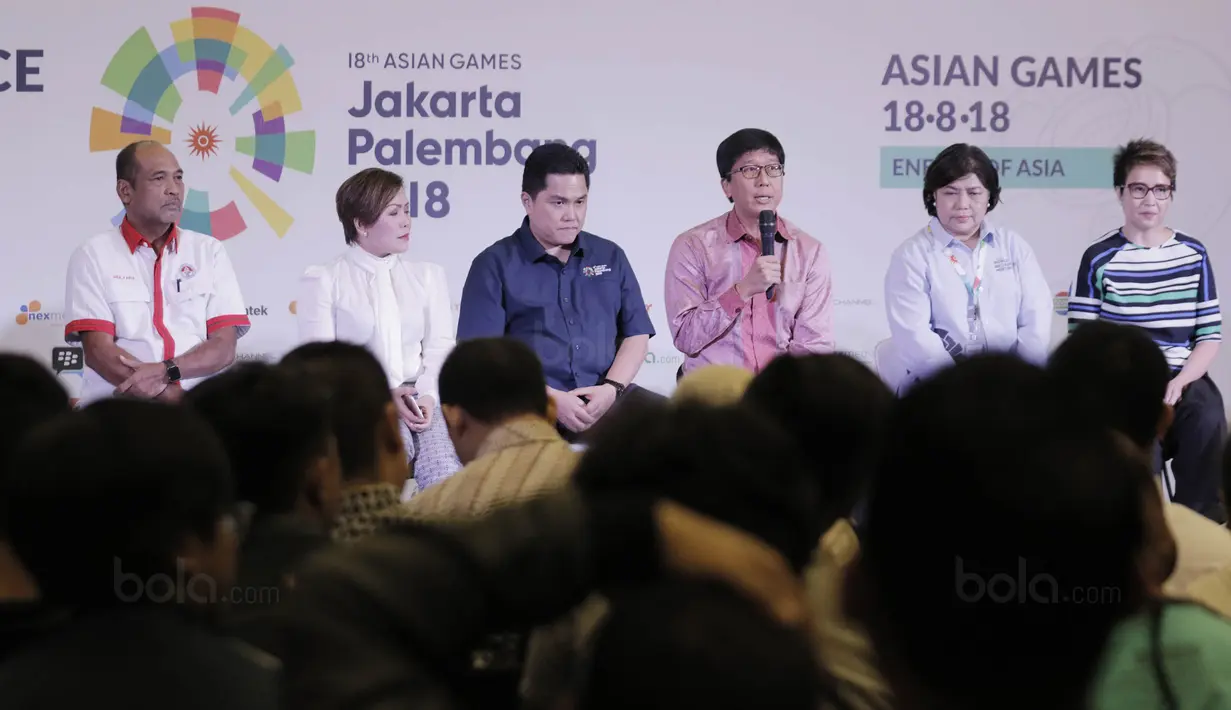COO Emtek, Sutanto Hartono, memberi keterangan saat jumpa pers di SCTV Tower, Jakarta, Kamis, (8/2/2018). Emtek Group akan menayangkan siaran Asian Games 2018. (Bola.com/M Iqbal Ichsan)