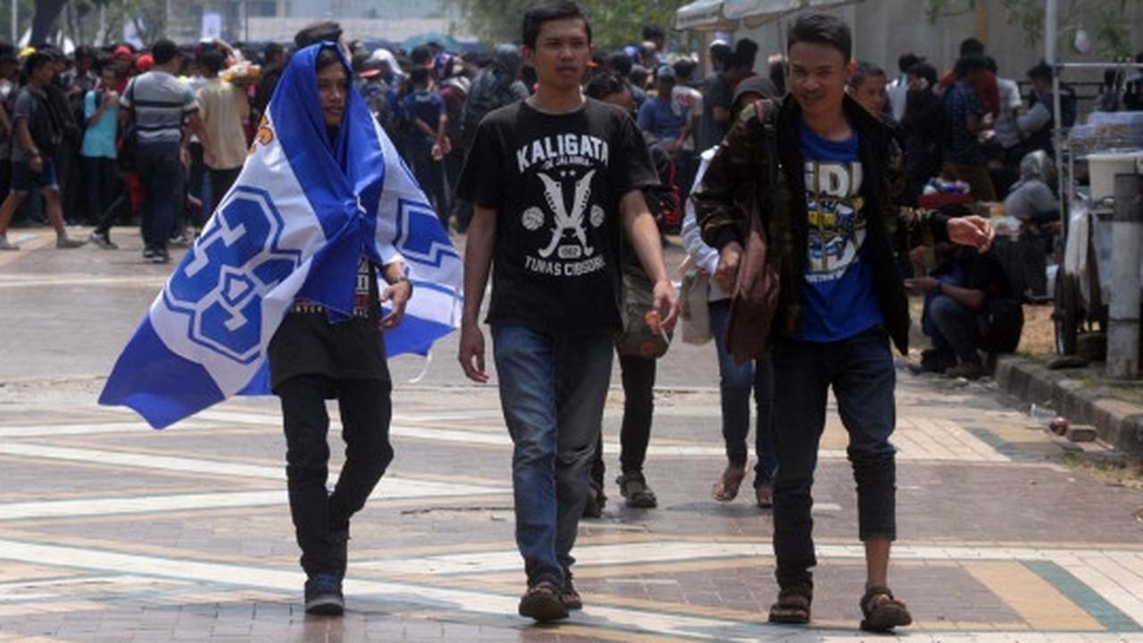Ribuan Bobotoh mulai berdatangan di Gelora Bung Karno