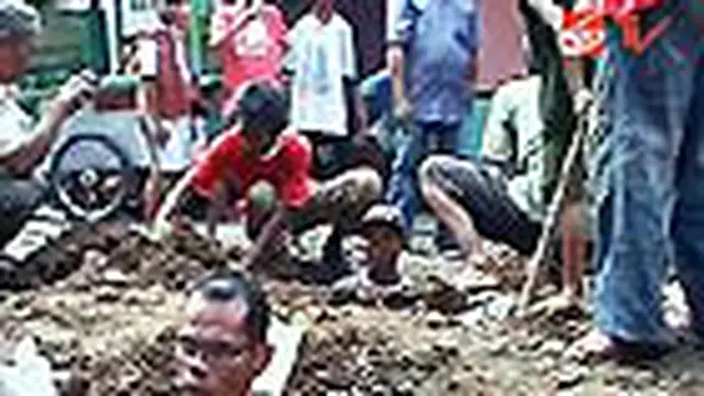 Ekspresikan Aspirasi, Corat-Coret dan Kubur Diri