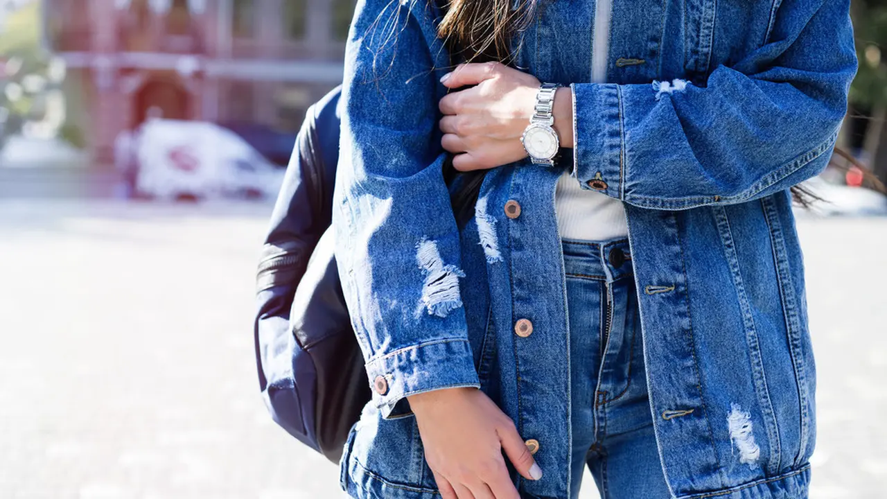 Ilustrasi outfit blue denim