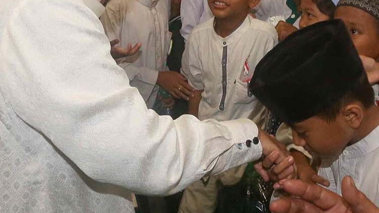 FOTO: Momen Khofifah Santuni Ratusan Anak Yatim Jelang Harlah ke-78 Muslimat NU di GBK