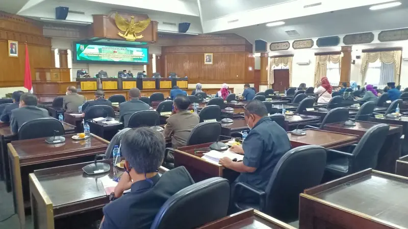 DPRD Tuban ketika menggelar sidang paripurna bersama eksekutif (Liputan6.com/Ahmad Adirin)