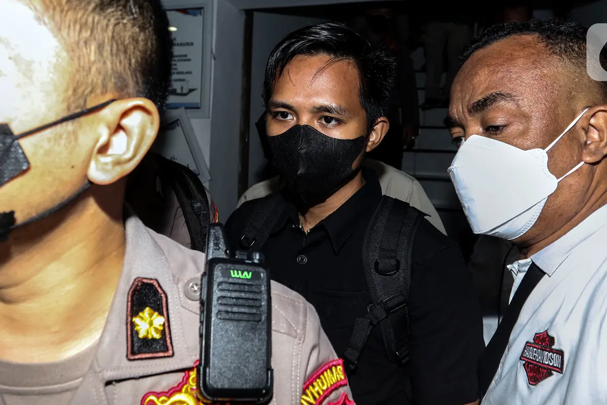 Penampakan Bharada E Tinggalkan Komnas HAM