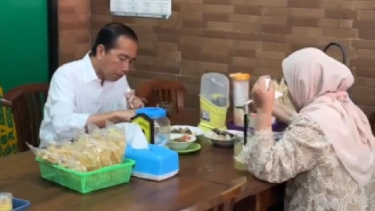 FOTO: Dua Hari Purnatugas Presiden, Jokowi Nikmati Momen Romantis Makan Berdua dengan Iriana