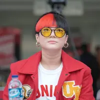 "Alhamdulillah aku masih aman kerjaan (siaran radio). Cuma, kalau untuk syuting-syuting, nge-MC, itu sudah pasti cancel," kata Poppy saat dihubungi awak media lewat sambungan telfon, Kamis (2/4/2020). (Instagram/popsovia)