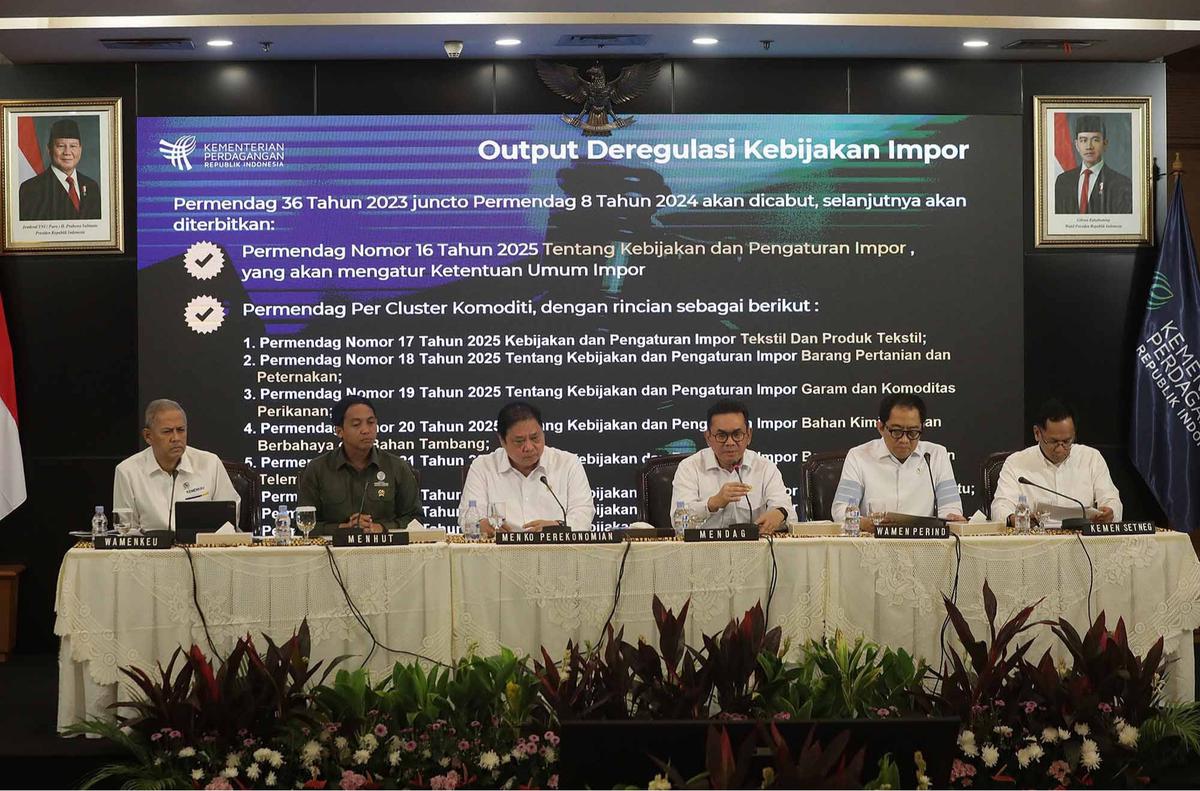 FOTO: Pemerintah Longgarkan Impor 10 Komoditas, Dari Produk Kehutanan hingga Alas Kaki