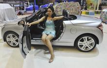 Aduhai model-model seksi hiasi pameran otomotif GIIAS 2015