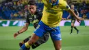 2. Mauricio Lemos (Las Palmas), mulai bermain di La Liga musim ini setelah hijrah dari Rubin Kazan. Meski kurang terkenal, bek asal Uruguay ini layak dijadikan buruan Jose Mourinho karena harganya relatif lebih murah. (AFP/Desiree Martin)