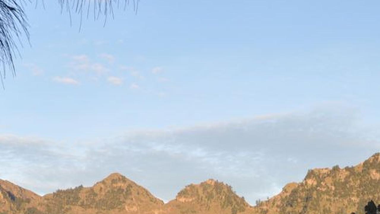 <b>7. Taman Nasional Gunung Rinjani</b>