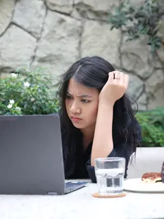 Bekerja./Copyright Fimela/Adrian Putra