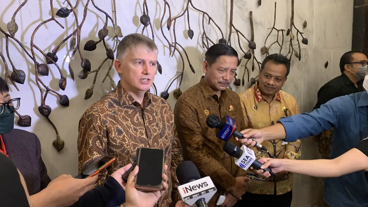 Duta Besar Inggris untuk Indonesia dan Timor Leste, Owen Jenkins dalam peluncuran proyek masa depan dan transportasi ramah lingkungan pada Selasa (5/7/2022).