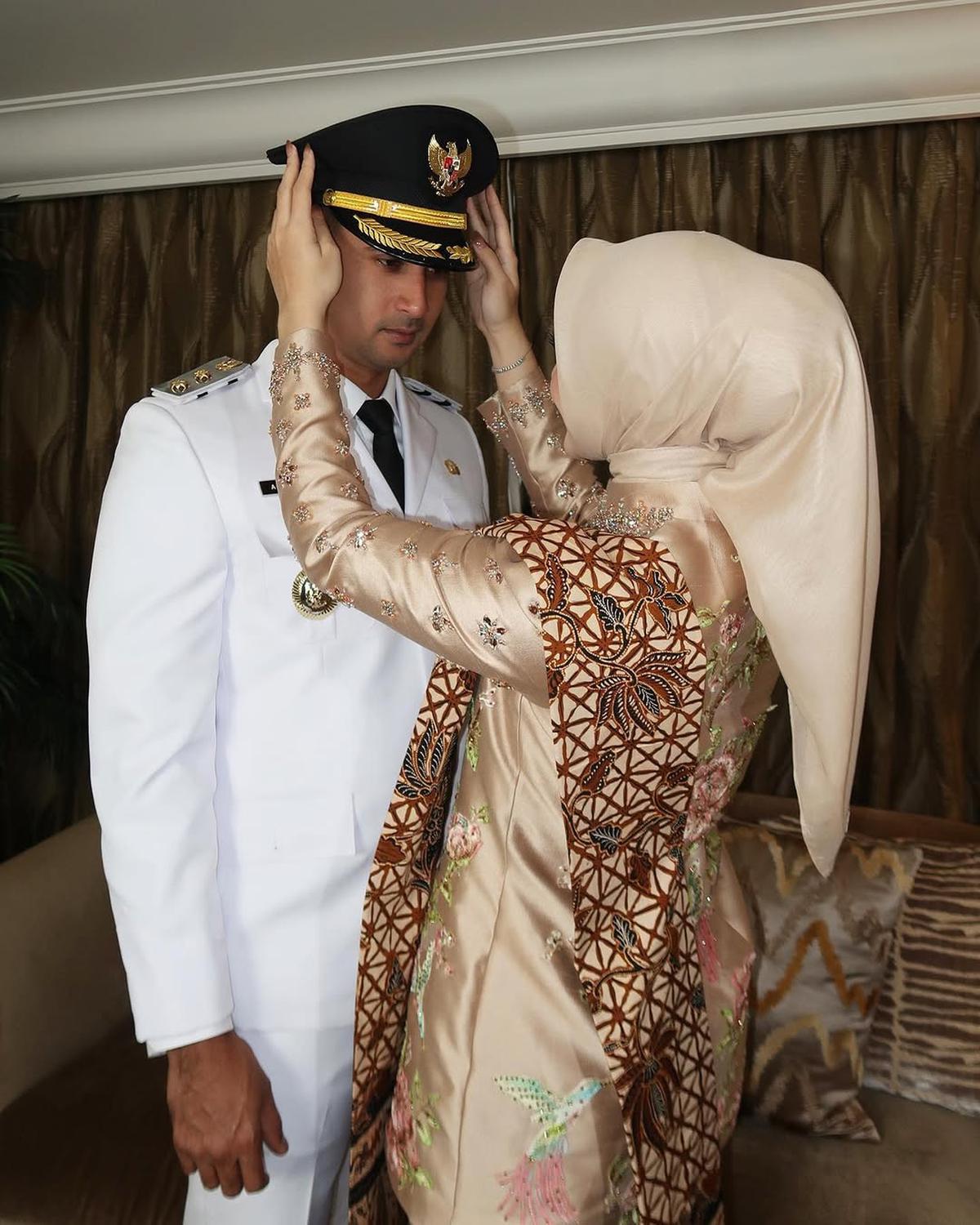 Potret Ali Syakieb Pakai Seragam PDU saat Pelantikan, Margin Resmi Jadi Istri Wakil Bupati