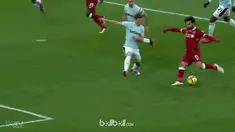Striker Liverpool, Roberto Firmino kembali mencetak gol tanpa melihat. This video is presented by Ballball.