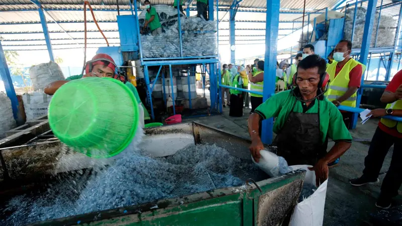 KLHK bersama dengan Lembaga Pengadaan Barang dan Jasa (LKPJ) saat ini sedang membangun kebijakan green procurement.