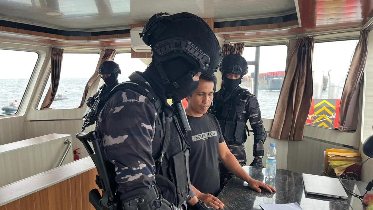 VIDEO:  Sangar Pasukan TNI AL Sikat Kapal Ilegal Pengangkut Nikel untuk PT IMIP Morowali