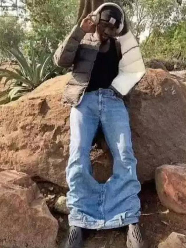 7 Potret Celana Jeans Nyeleneh dengan Model Tak Biasa Ini Bikin Geleng Kepala