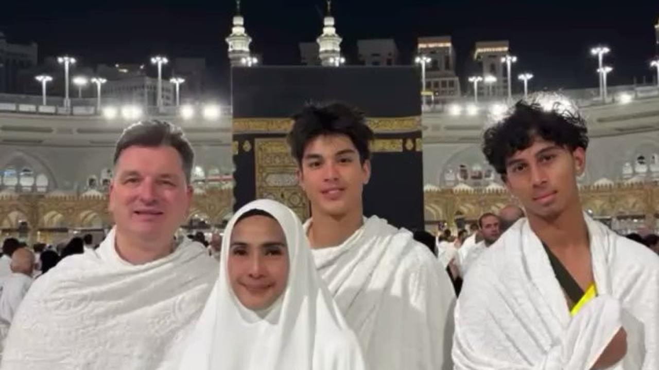 Kenakan Jubah dan Sorban, 7 Potret Eddy Meijer Anak Maudy Koesnaedi di Gurun Pasir bak Pangeran Dubai