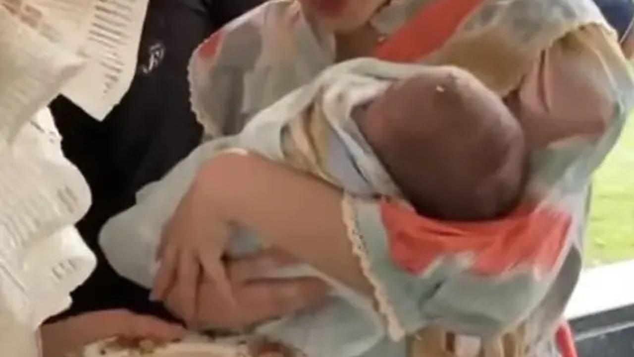Tak Hanya Sang Bayi Ibu dan Ayahnya Juga