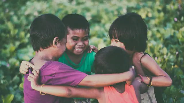 anak bermain