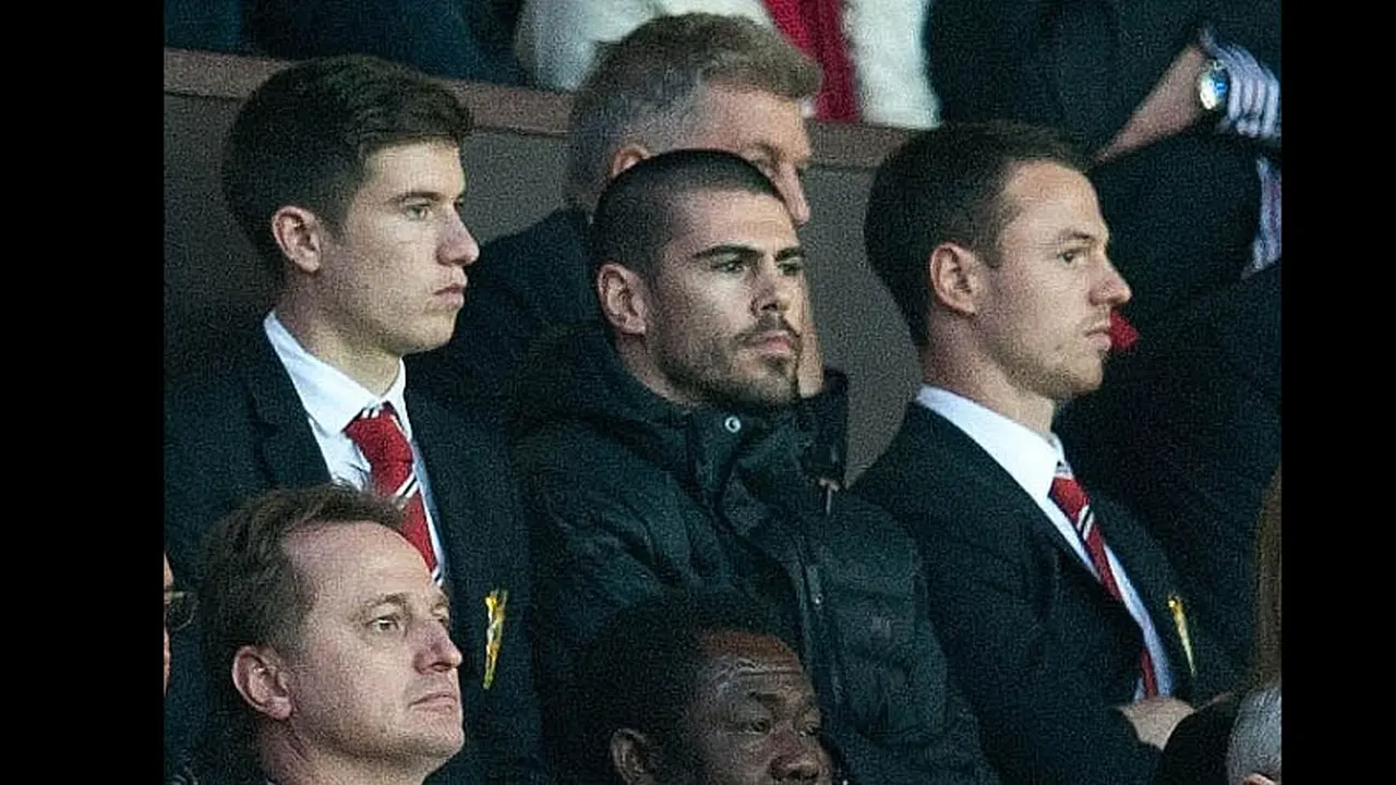 Victor Valdes saksikan laga Manchester United Vs Chelsea di Old Trafford
