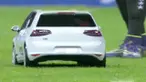 Video mobil remote control yang memasuki tengah lapangan sepak bola saat laga persahabatan Prancis vs Jerman pada (13/11/2015).