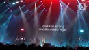 Penyanyi Yura Yunita saat tampil bersama ibunya dalam pertunjukan Tutur Batin Live in Concert
2023 di Tennis Indoor, Kompleks Gelora Bung Karno Jakarta, Jumat (15/6/2023). Yura Yunita
bersama ibunya menyanyikan lagu berjudul Pulang. (Liputan6.com/Helmi Fithriansyah)