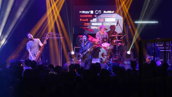 [Bintang] Akad Payung Teduh, Kisah Cinta Berujung Air Mata Bahagia 