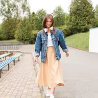 Gaya berpakaian yang nyaman dapat menjadi sumber kepercayaan diri dalam menjalani aktivitas sepanjang hari. (foto/dok: freepik)