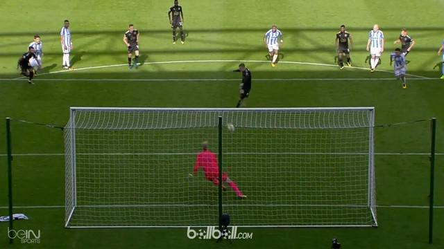 Berita video highlights Premier League 2017-2018 antara Huddersfield vs Leicester City dengan skor 1-1. This video presented by BallBall.