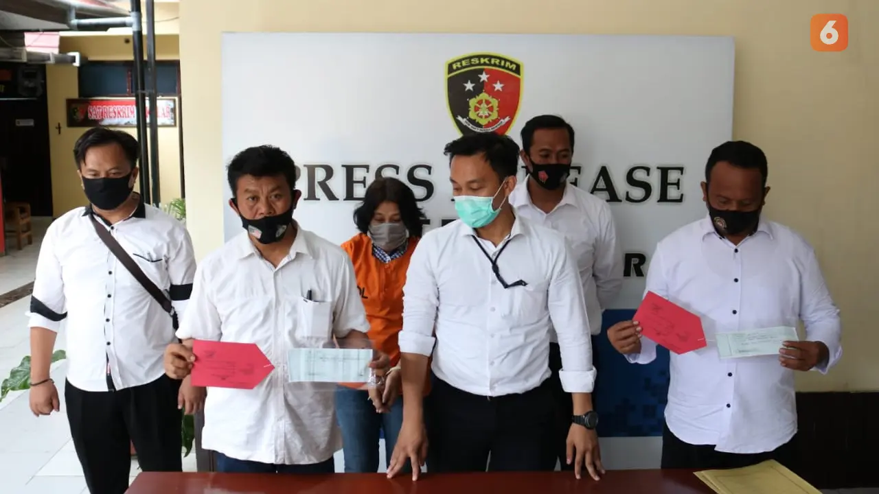 SY (40) pelaku penipuan modus dana tunjangan veteran (Liputan6.com/Dok: Polres Takalar)