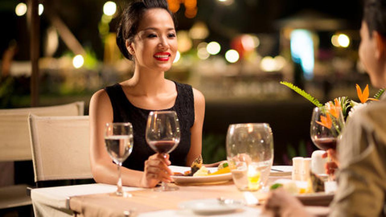 Pria ternyata makan lebih banyak jika sedang bersama dengan wanita