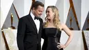 Leonardo DiCaprio dan Kate Winslet berbincang ketika tiba di red carpet Piala Oscar 2016 di Dolby Theatre, Hollywood, California, Minggu (28/2). Dua bintang ternama Hollywood tersebut masuk sebagai nominator. (REUTERS/Lucy Nicholson)