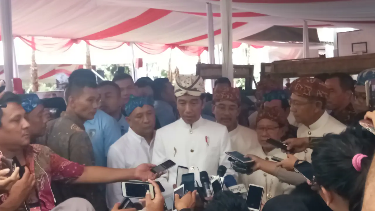 Jokowi dianugerahi Pini Sepuh dari Paguyuban Pasundan