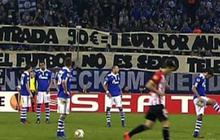 Spanduk fans Schalke: Sepak bola bukanlah phone sex